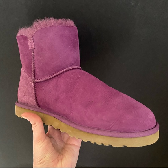 UGG Mini UGGs Boots "Mini Bailey" with Button - Picture 7 of 11